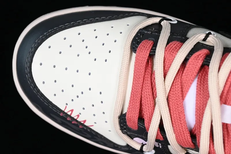 All Categories Nk SB Dunk Series Nk SB Dunk Low Low-top sneakers Nk Dunk Low Panda Prank Psychedelic Love Panda Distressed SB strap low-top casual sneakers DD1391-100